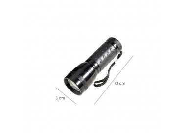 Linterna LED De Mano De Aluminio A Pilas	(3 AAA) 55 Lumenes 14 Leds Mango Engomado