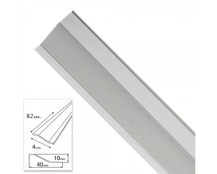 Tapajuntas Adhesivo Para Ceramica Metal Plata   82,0 cm.