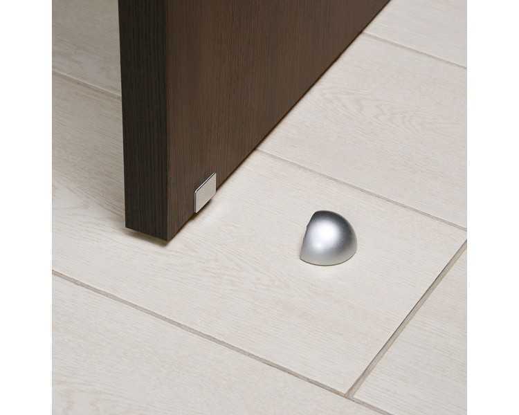 Tope Puerta Adhesivo con Imán Retenedor Cromo Mate