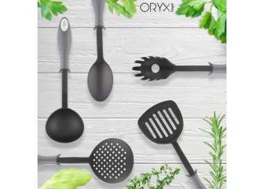 Espatula Rasera Cocina Nylon Con Mango Antigotas Engomado 34,5 x 11 cm.